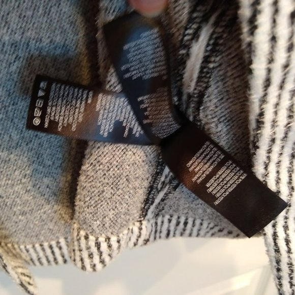 Liverpool Open Hooded Jacket Small - Picture 8 of 8